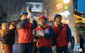 守护灯火夜 保电元宵节