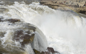 陕西黄河壶口瀑布进入春汛期  3月8日当天对全国女性游客免门票